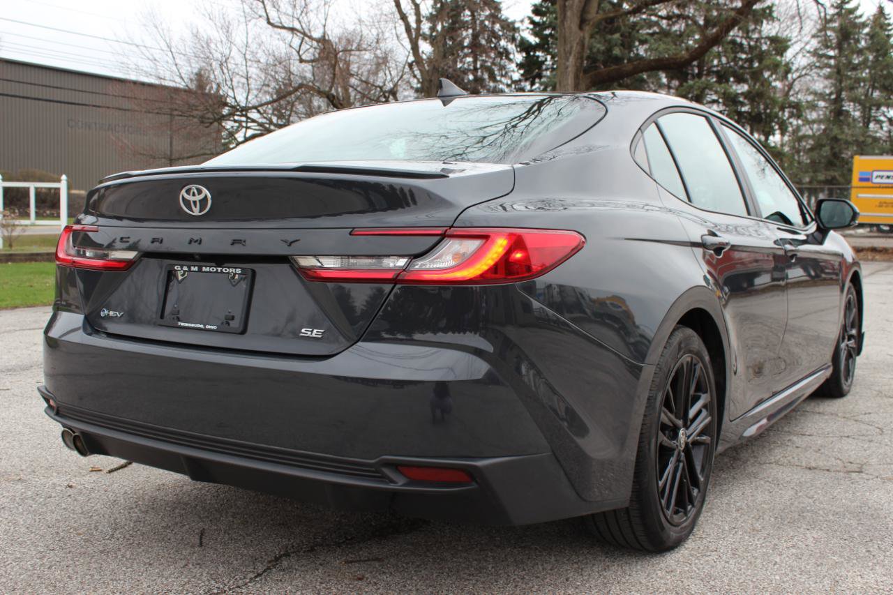 Used 2025 Toyota Camry SE image 7