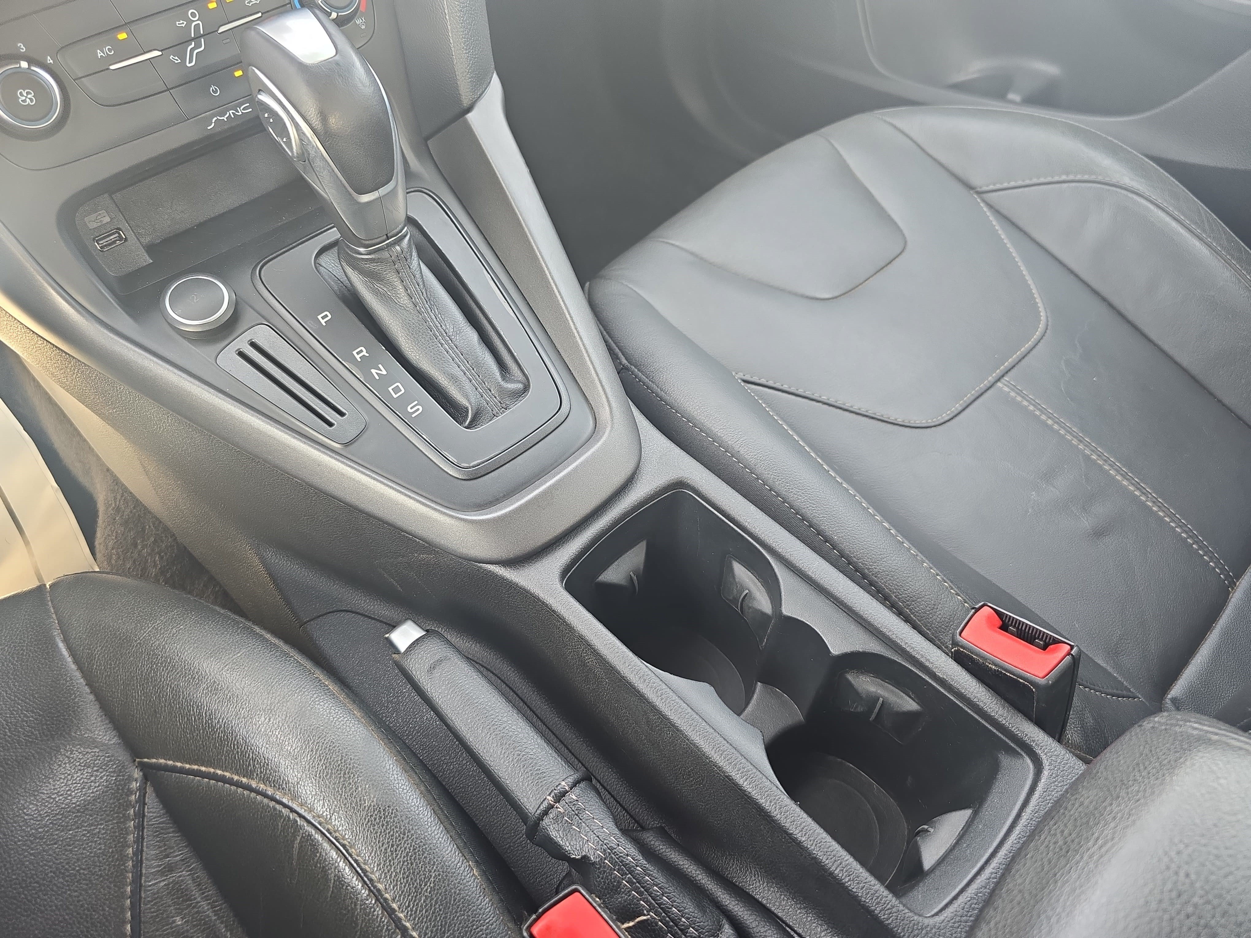 Used 2016 Ford Focus SE w/ Equipment Group 201A FWD image 24