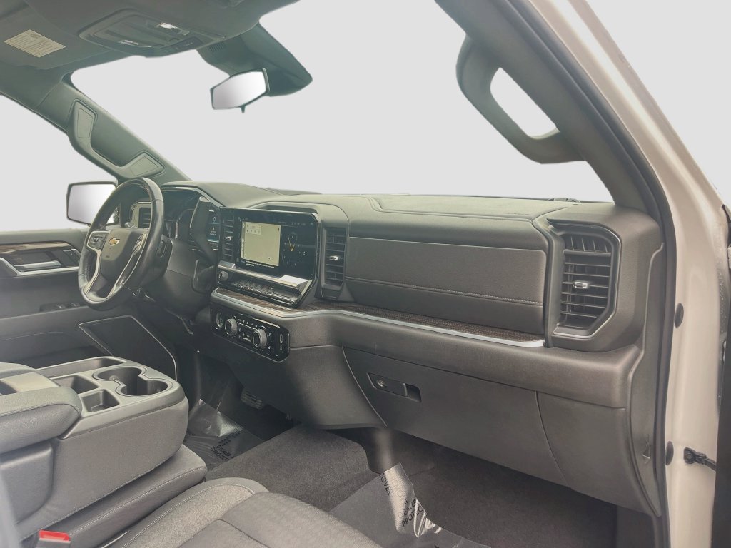 Used 2022 Chevrolet Silverado 1500 LT AWD/4WD image 29