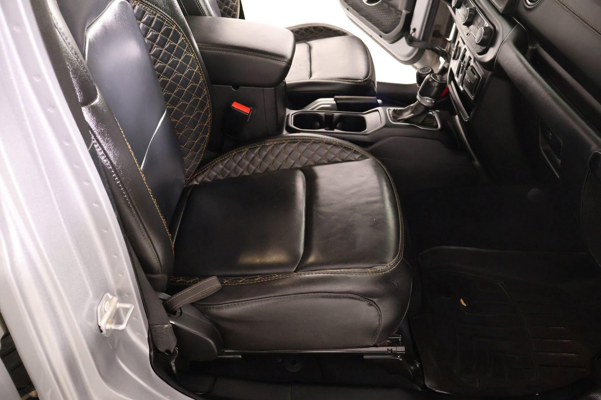 Used 2021 Jeep Wrangler Unlimited Sahara AWD/4WD image 14