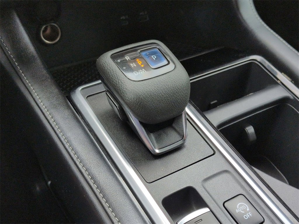 Used 2022 Nissan Pathfinder SV image 11