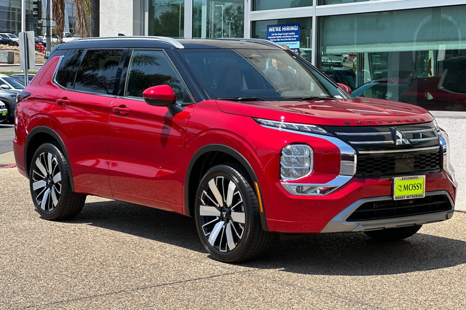 New 2025 Mitsubishi Outlander SEL image 2