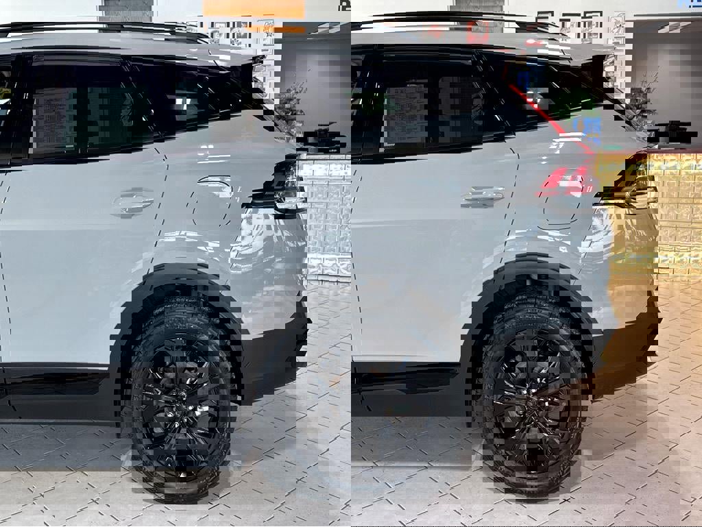 Used 2025 Kia Sportage X-Line w/ Premium Package image 37