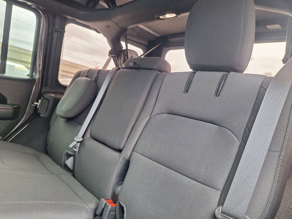 Used 2023 Jeep Wrangler Unlimited w/ Cold Weather Group AWD/4WD image 21