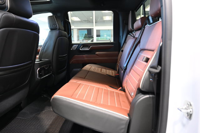 New 2026 GMC Sierra 3500 Denali Ultimate AWD/4WD image 18