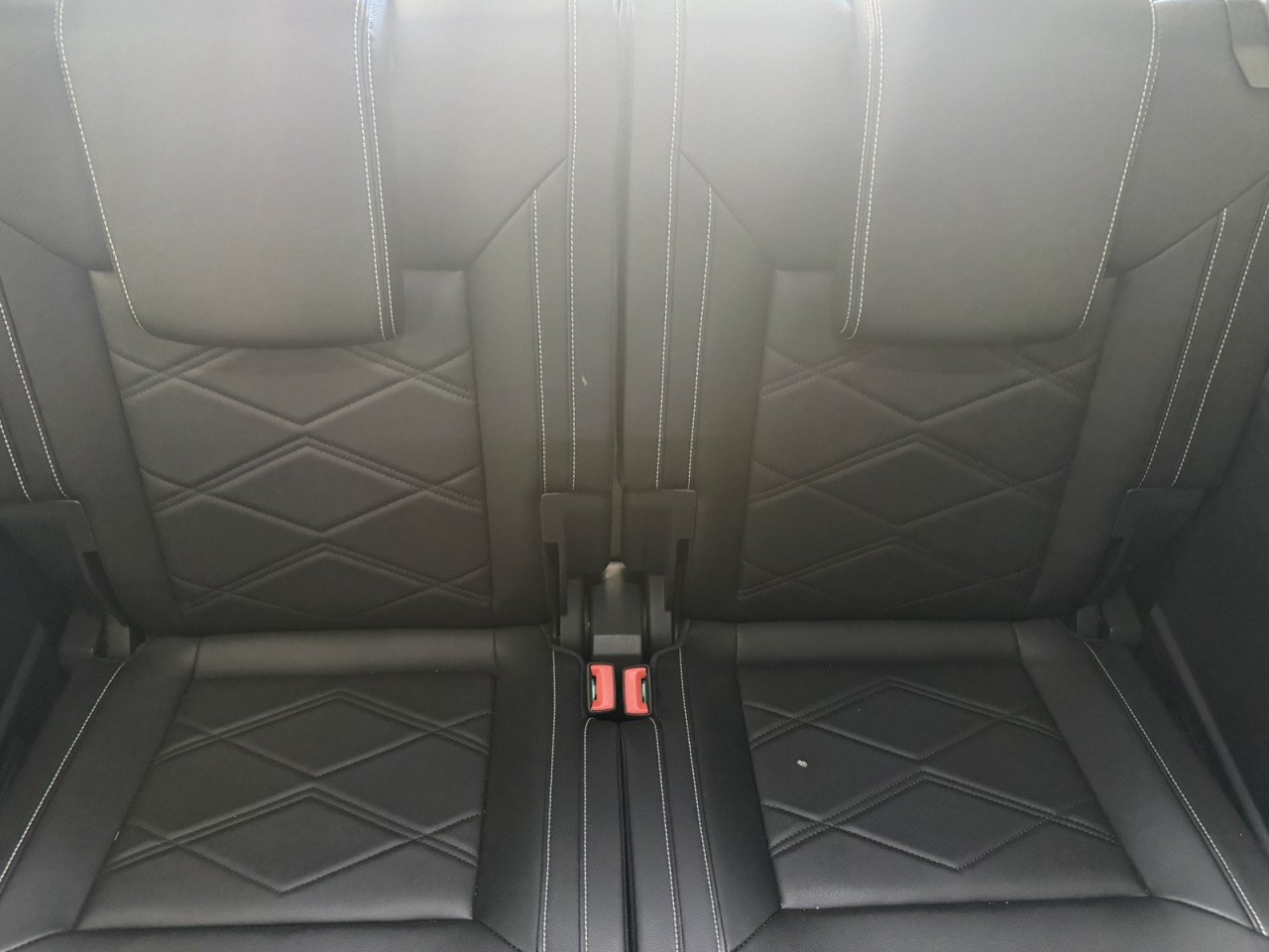 Used 2025 Volkswagen Atlas SE AWD/4WD image 15