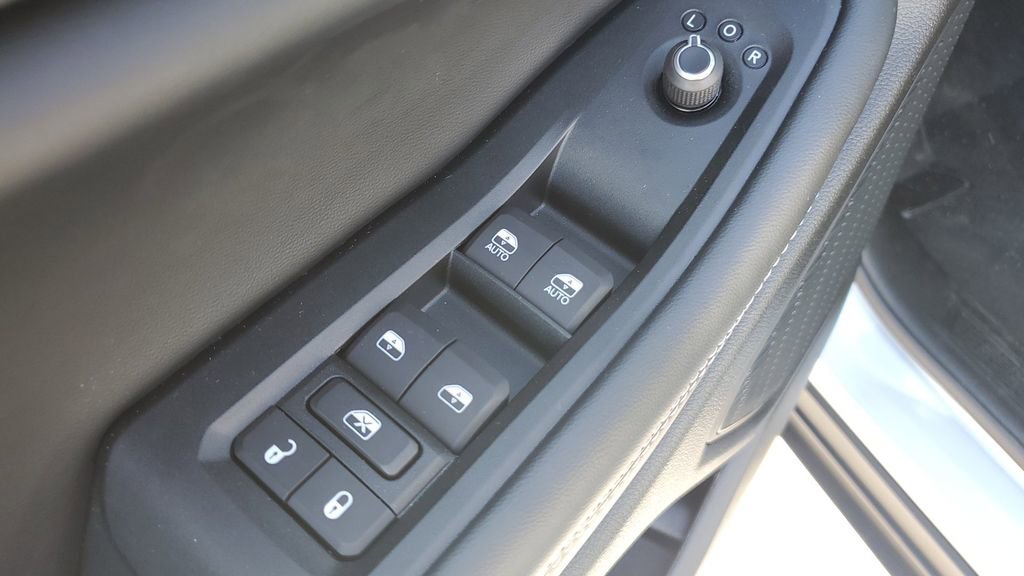 New 2025 Jeep Grand Cherokee L Altitude image 22