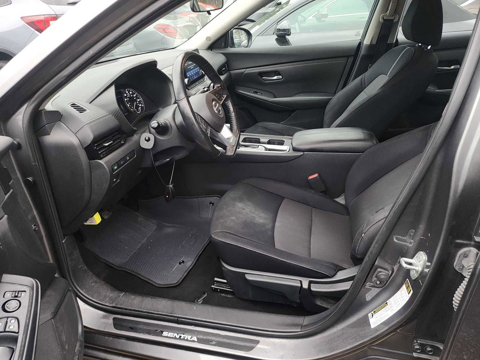 Used 2021 Nissan Sentra SV w/ Trunk Package image 5