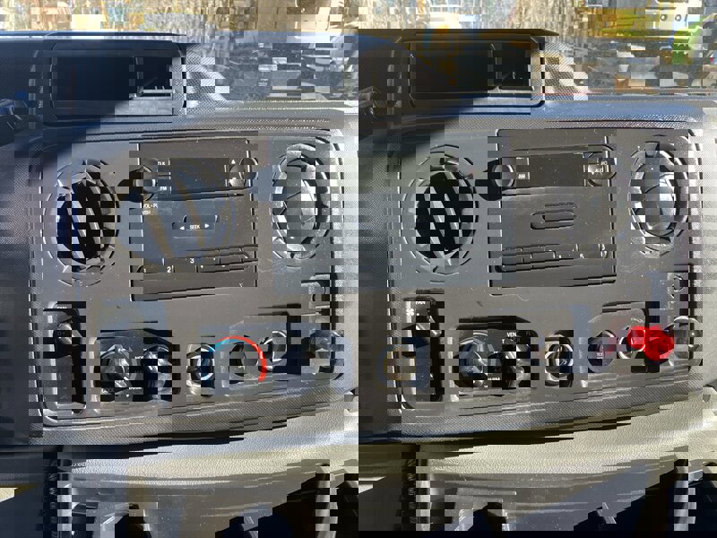 Used 2011 Ford E-250 and Econoline 250 image 13