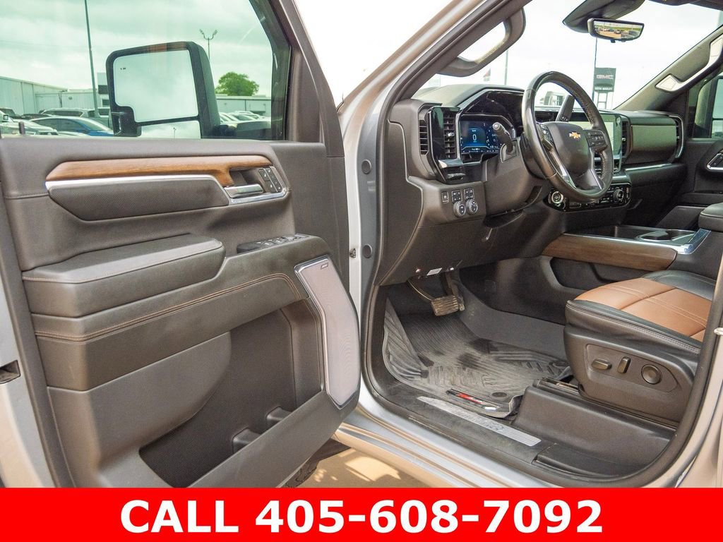 Used 2024 Chevrolet Silverado 2500 High Country w/ High Country Premium Package AWD/4WD image 30