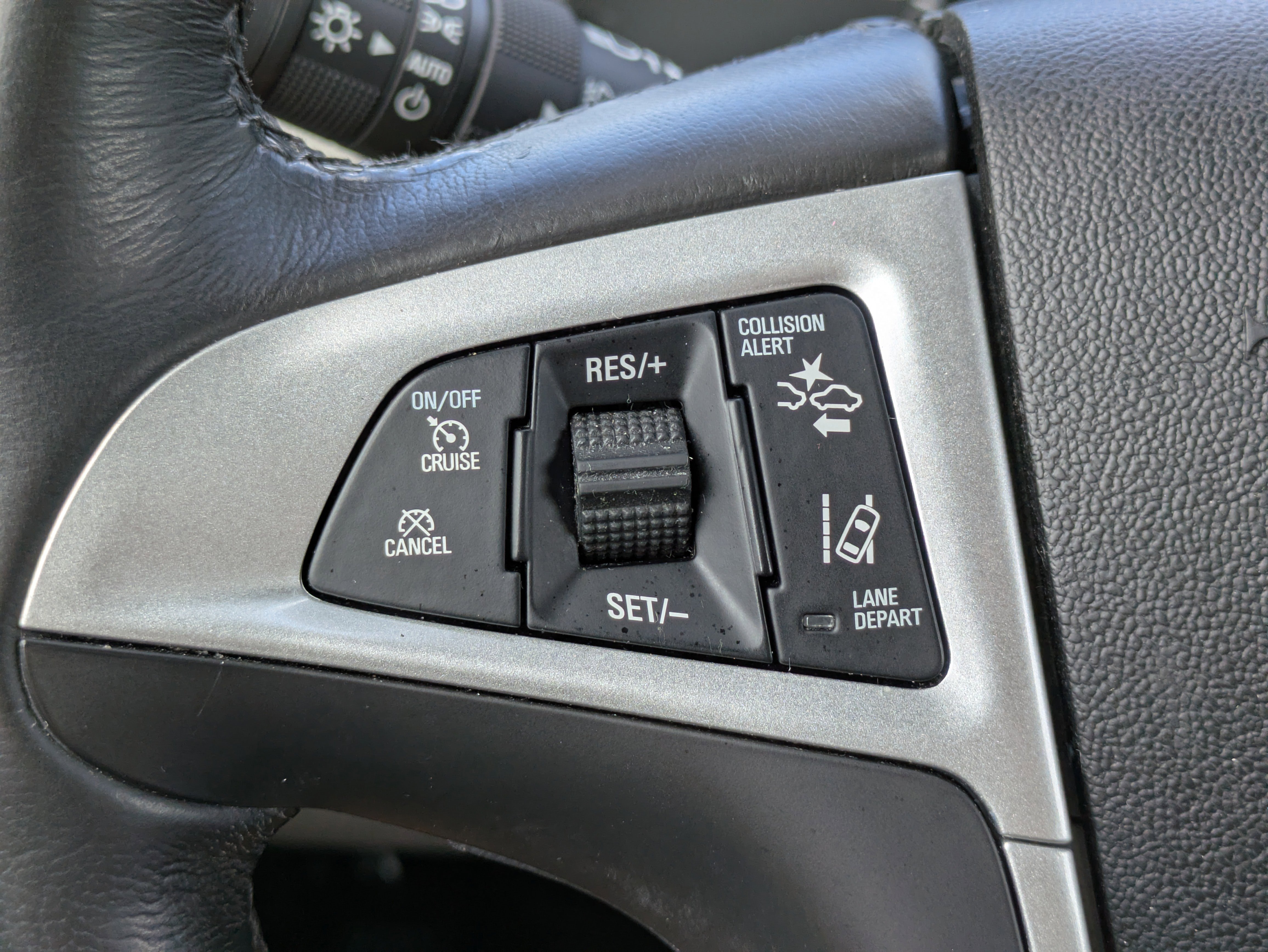 Used 2017 Chevrolet Equinox Premier w/ Enhanced Convenience Package FWD image 22