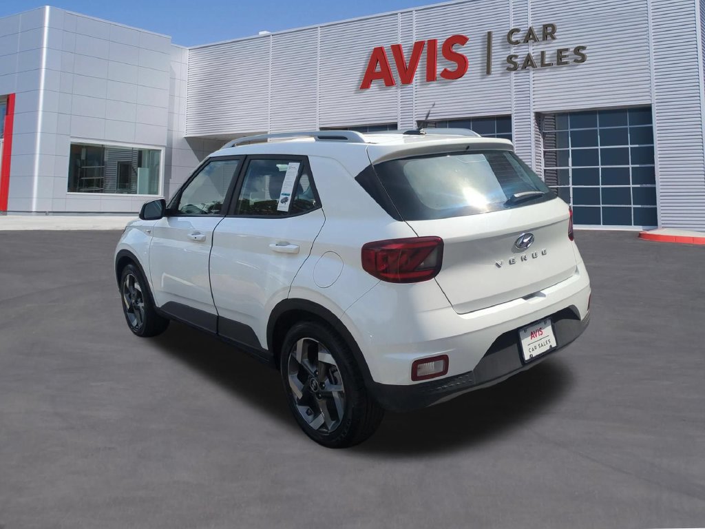 Used 2026 Hyundai Venue SEL FWD image 9