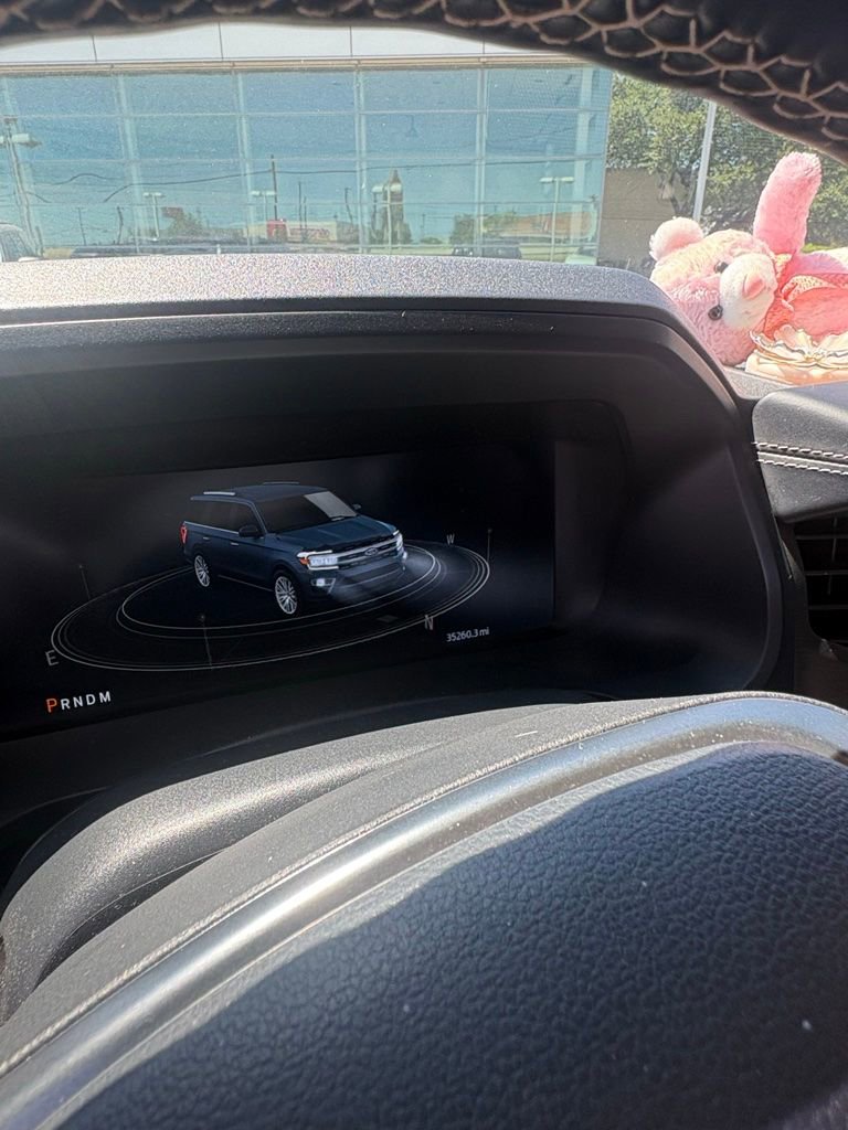 Used 2024 Ford Expedition Platinum image 14