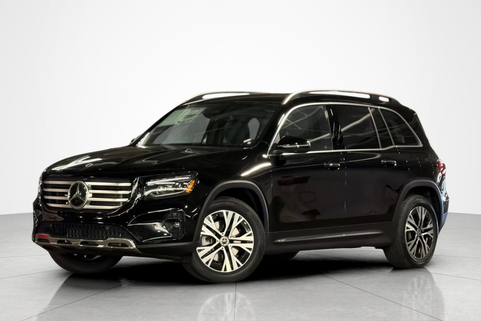 New 2026 Mercedes-Benz GLB 250 image 1