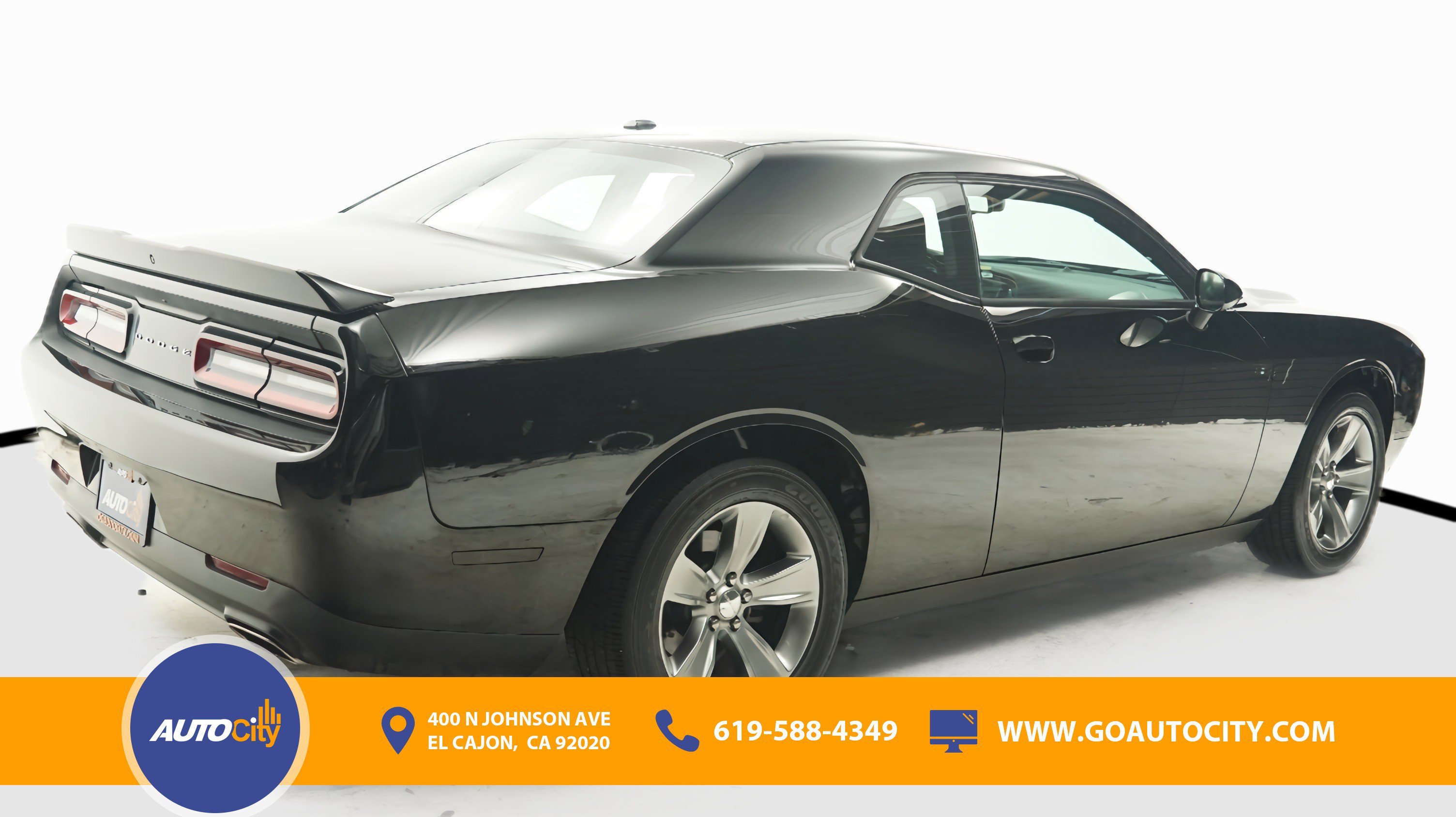 Used 2019 Dodge Challenger SXT RWD image 6