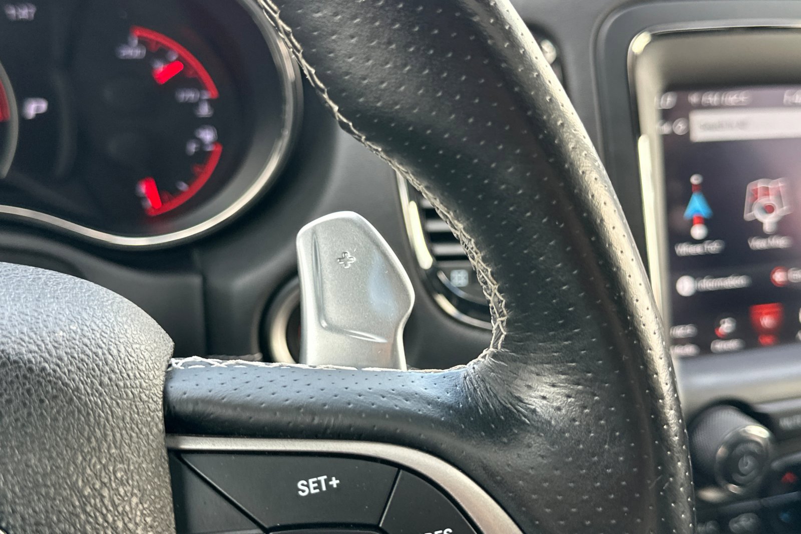 Used 2018 Dodge Durango SRT w/ SRT Interior Appearance Group image 40