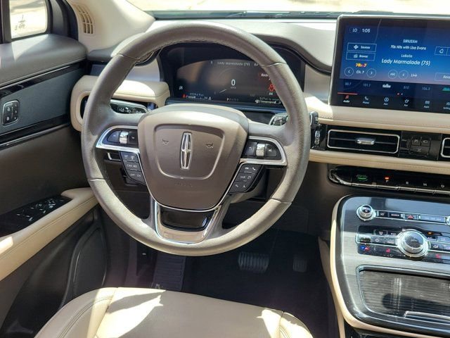 Certified 2022 Lincoln Nautilus FWD w/ Premium Package image 18