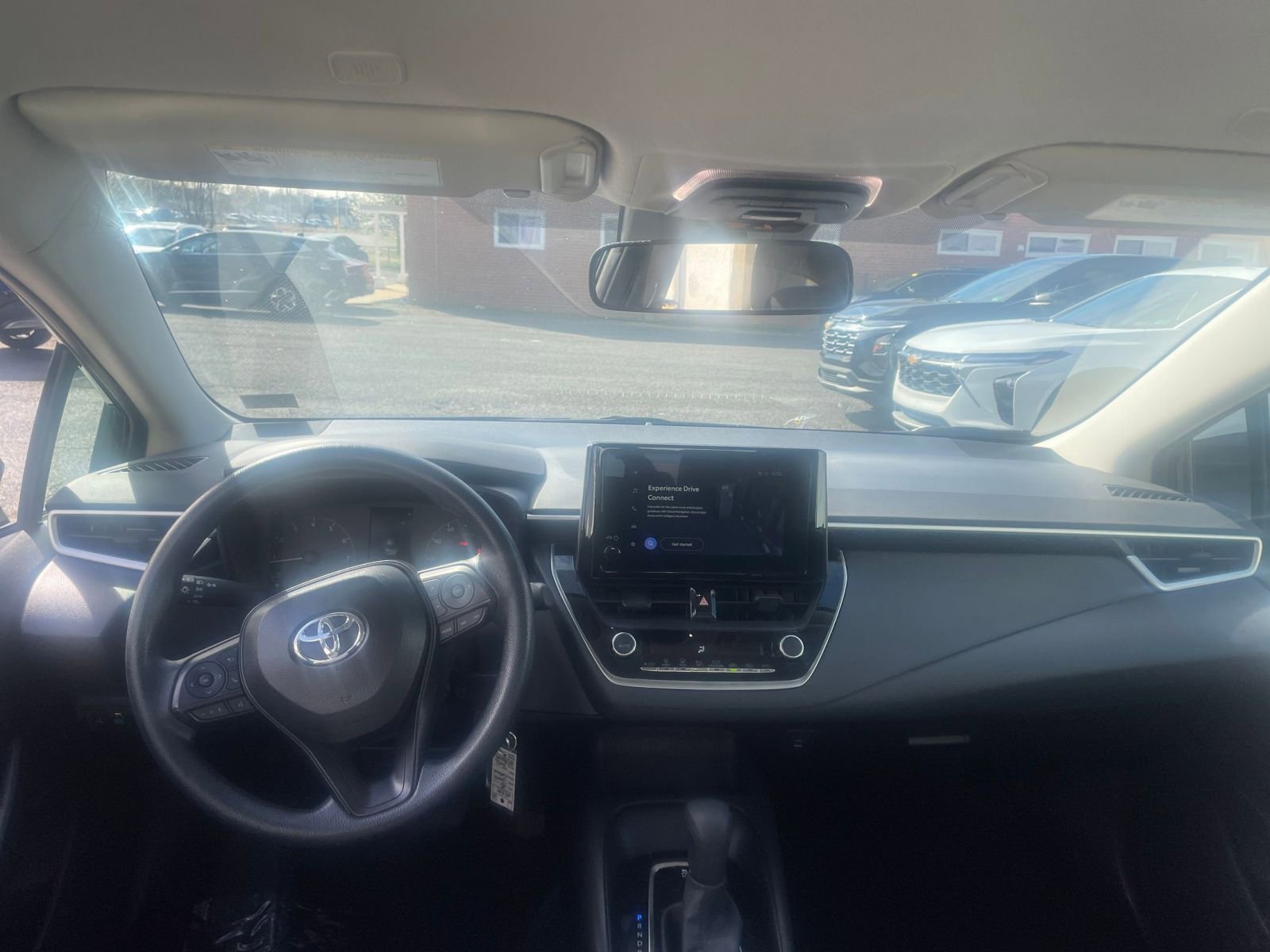 Used 2025 Toyota Corolla LE image 33