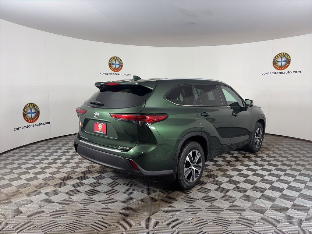 Used 2023 Toyota Highlander XLE image 19