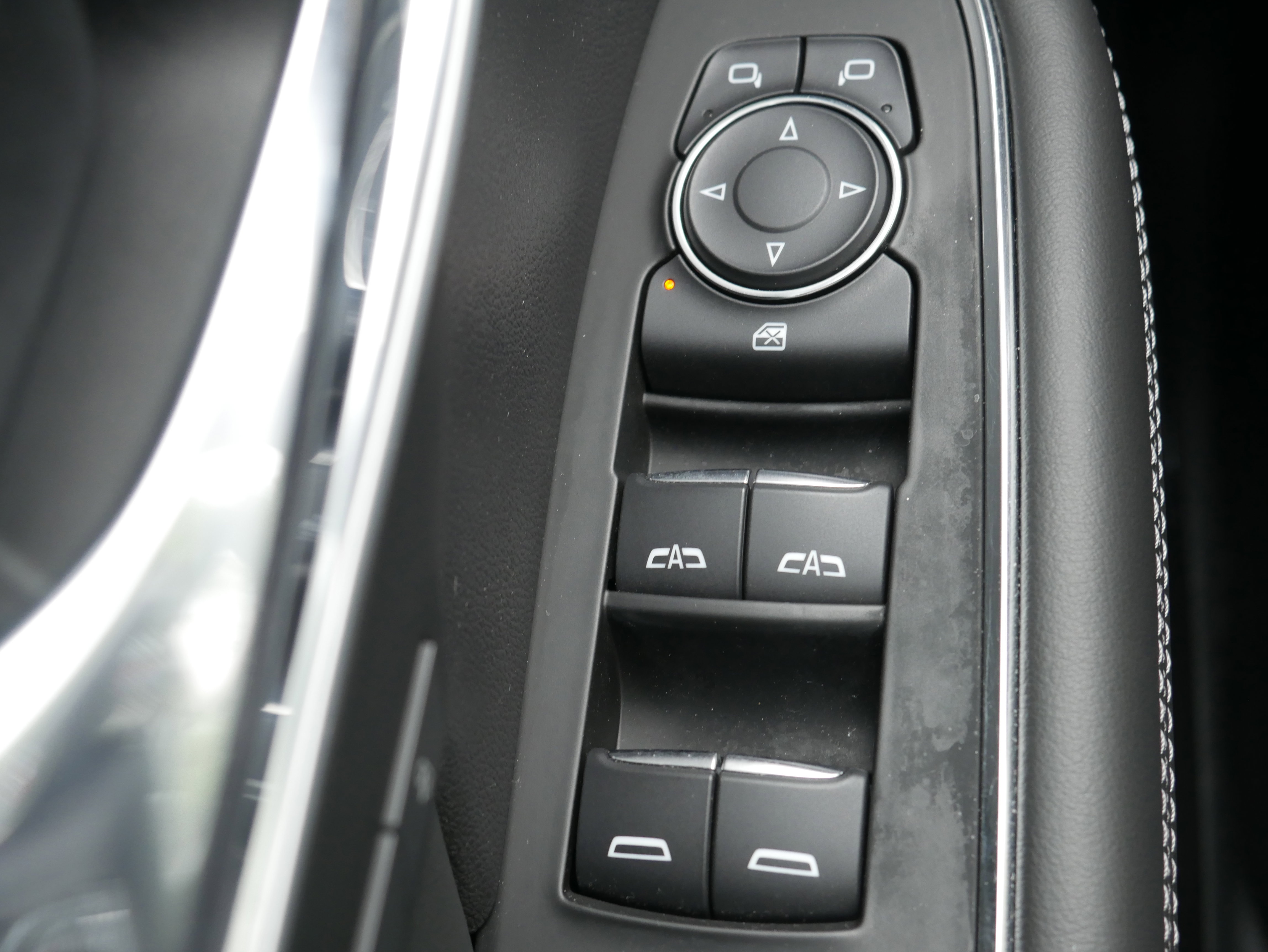 Certified 2024 Buick Envision Avenir image 28