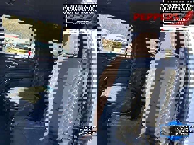 Used 2023 Chevrolet Suburban Premier image 11