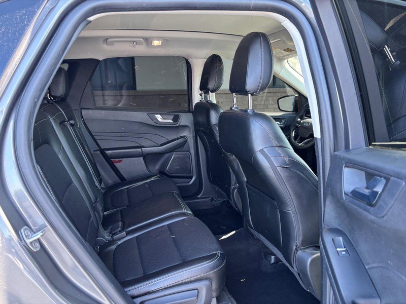 Used 2022 Ford Escape SEL FWD image 12