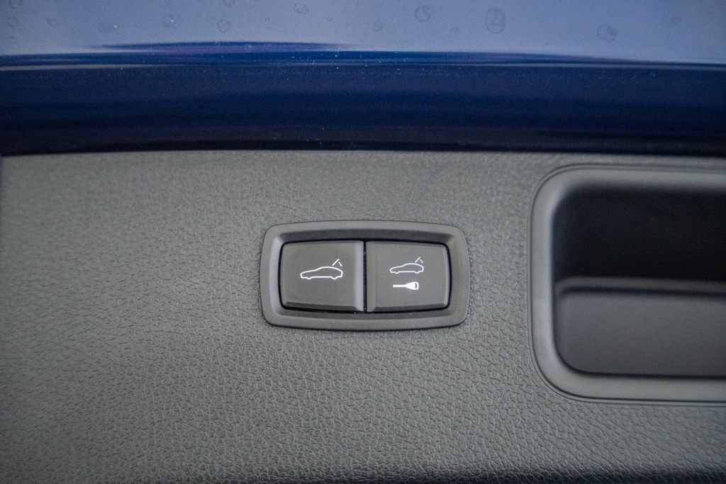 Used 2022 Porsche Macan AWD/4WD image 9