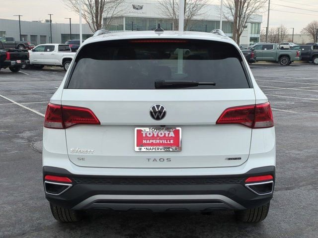 Used 2024 Volkswagen Taos SE AWD/4WD image 6