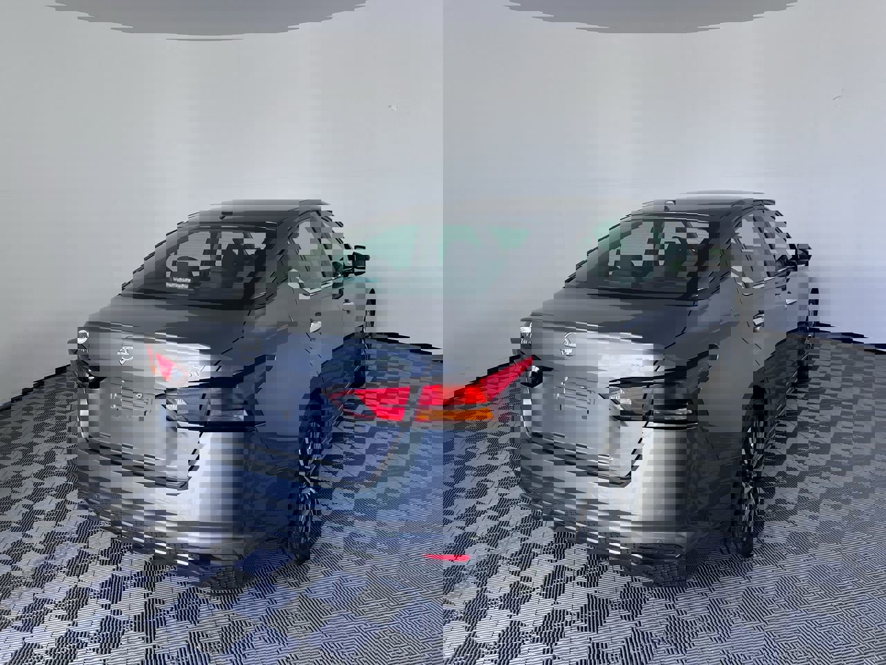 Used 2024 Nissan Altima 2.5 SV image 3