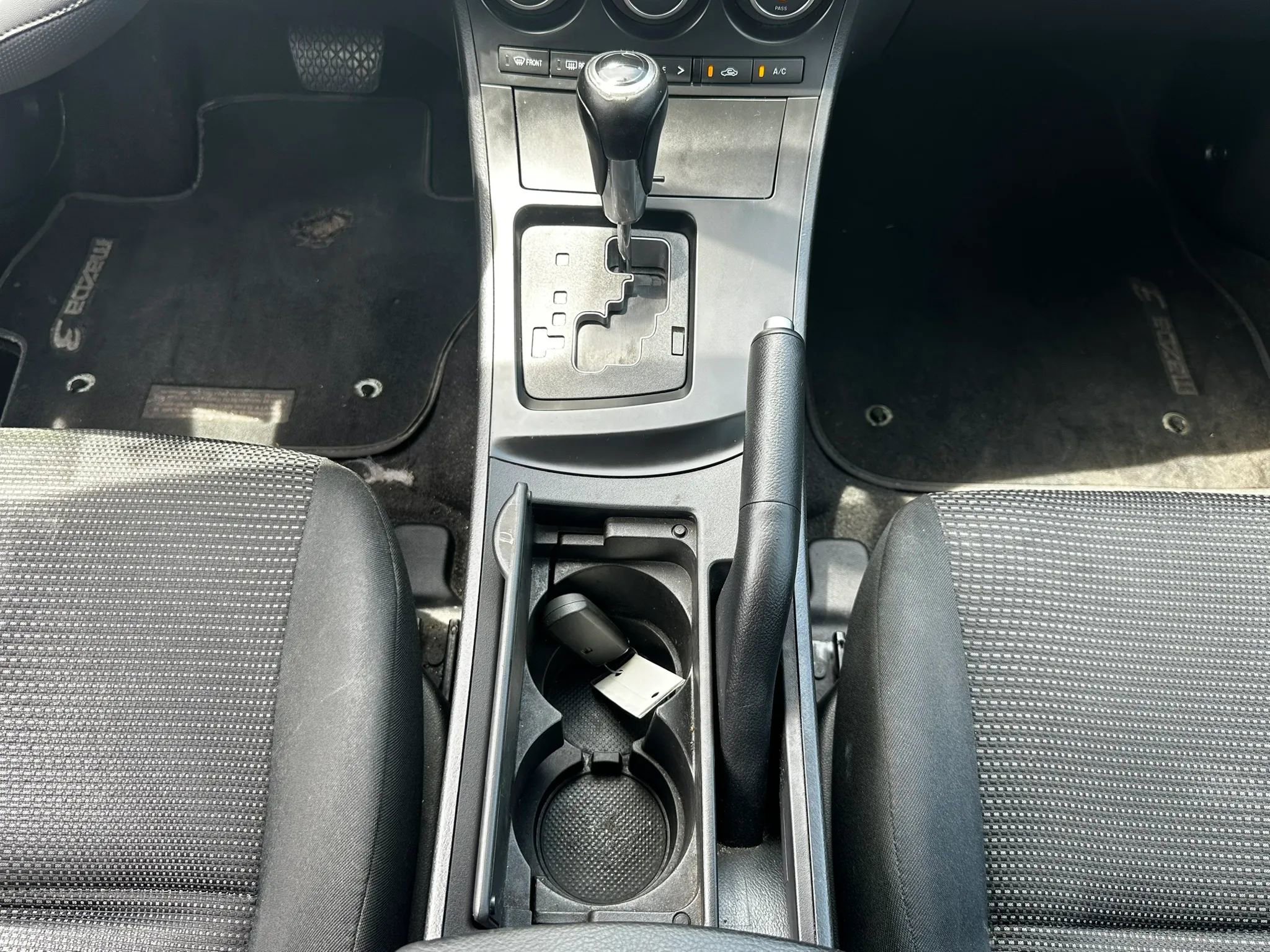 Used 2013 MAZDA MAZDA3 i Touring FWD image 30