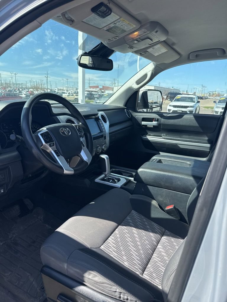 Used 2020 Toyota Tundra SR5 w/ SR5 Upgrade Package AWD/4WD image 14