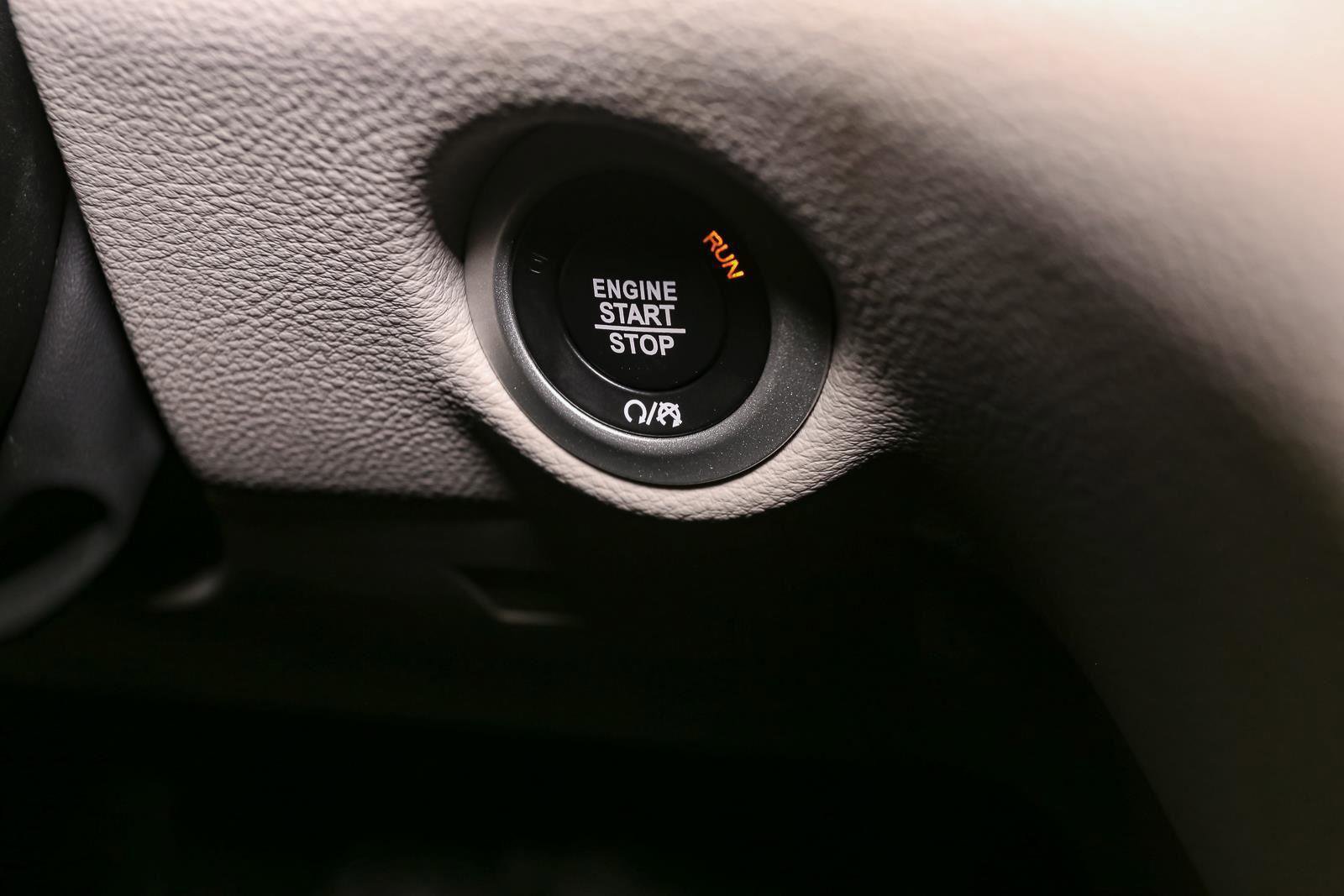 Used 2022 Chrysler Pacifica Touring-L image 32