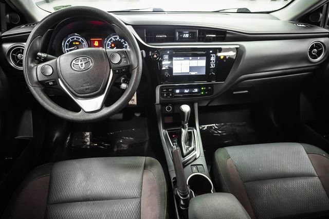 Used 2017 Toyota Corolla LE image 18
