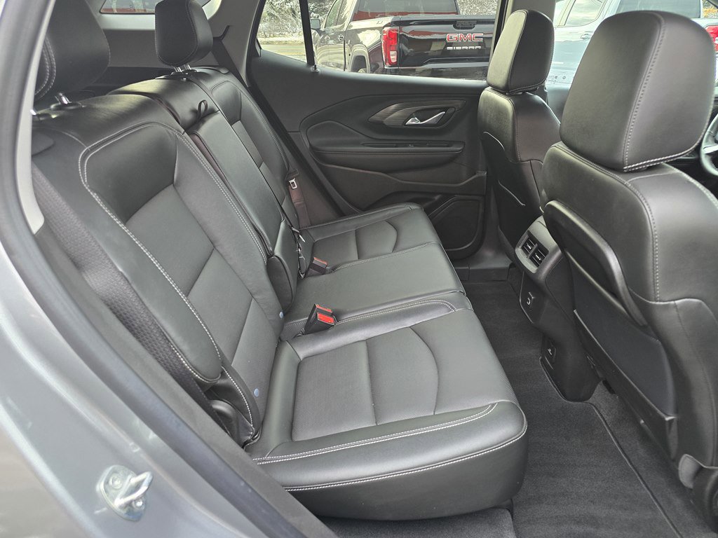 Used 2023 GMC Terrain SLT image 34