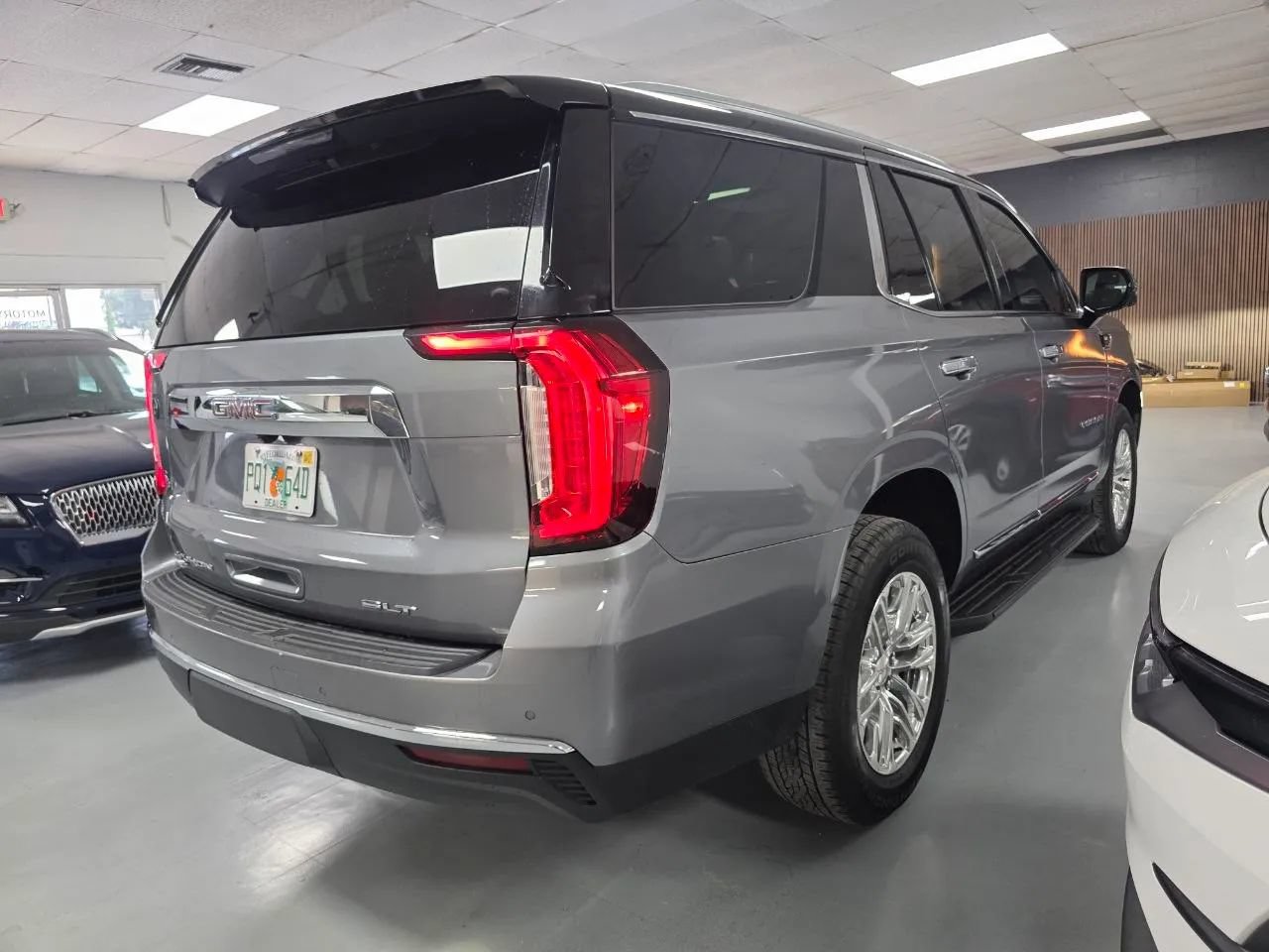 Used 2021 GMC Yukon SLT w/ SLT Premium Package RWD image 6