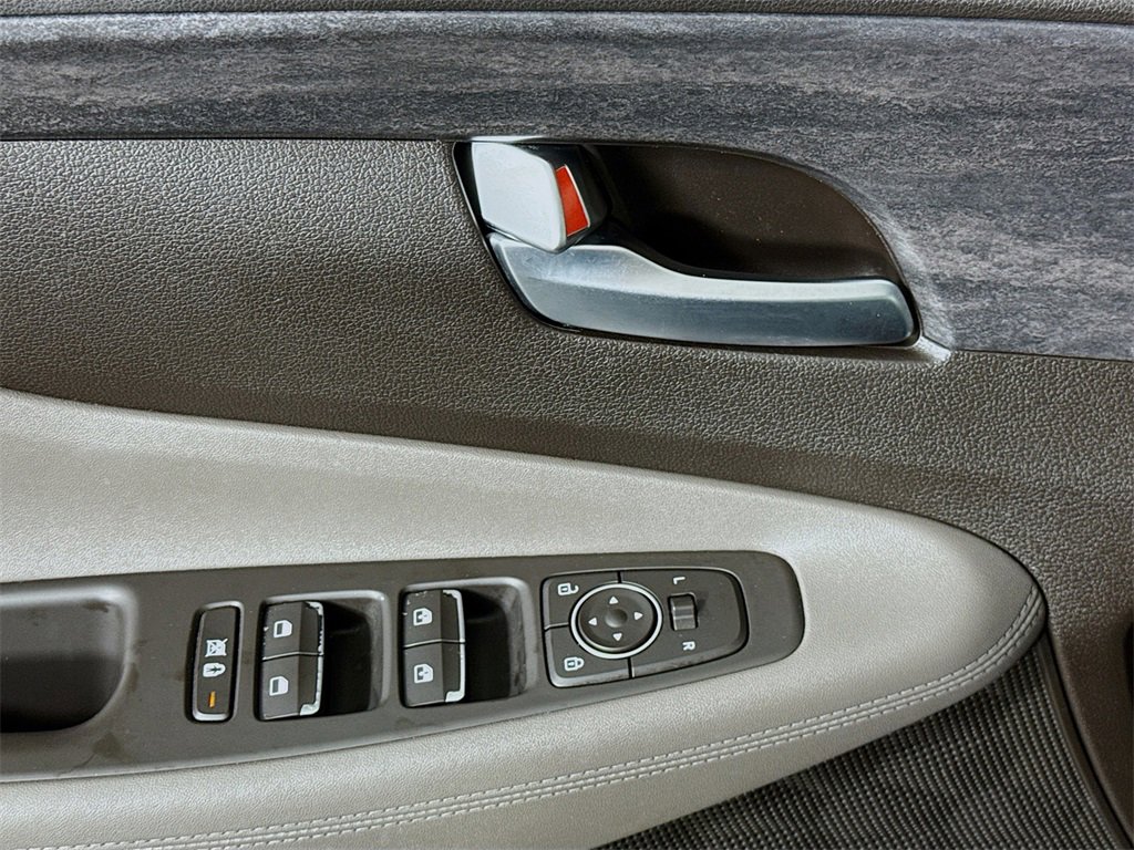 Used 2019 Hyundai Santa Fe SEL w/ Cargo Package image 23