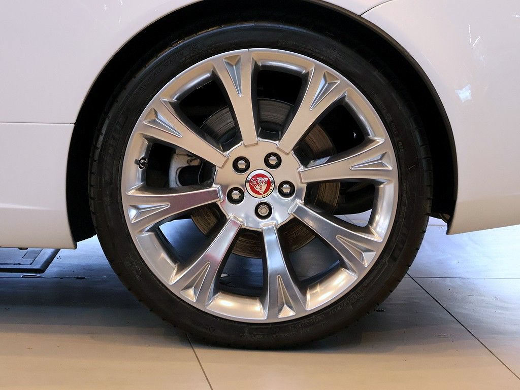 Used 2014 Jaguar XK Convertible RWD image 36