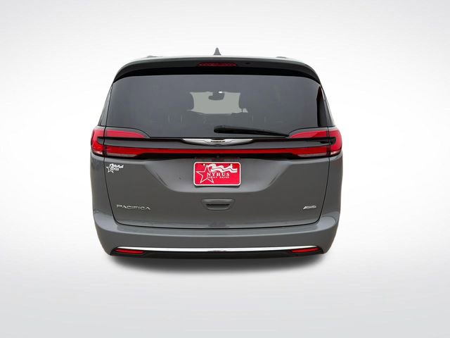 Used 2022 Chrysler Pacifica Touring AWD/4WD image 8