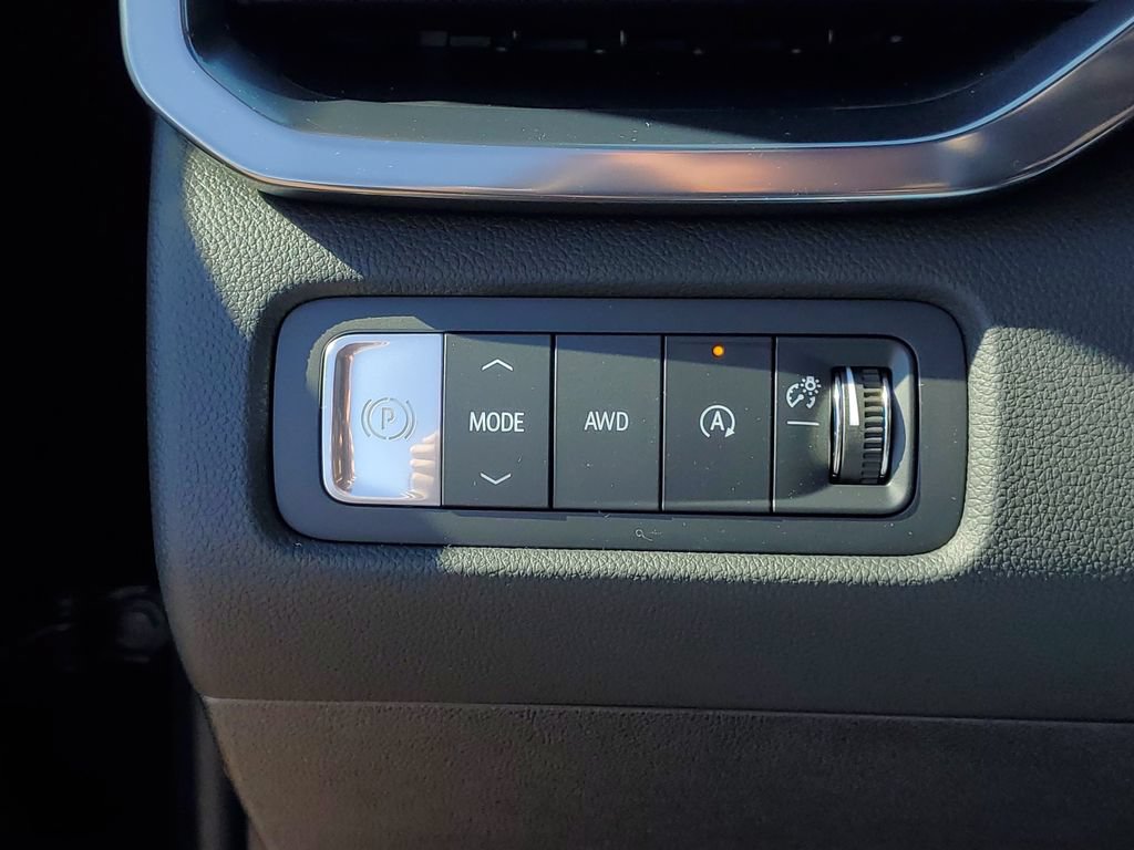 Used 2024 GMC Acadia AT4 w/ LPO, Floor Liner Package AWD/4WD image 22