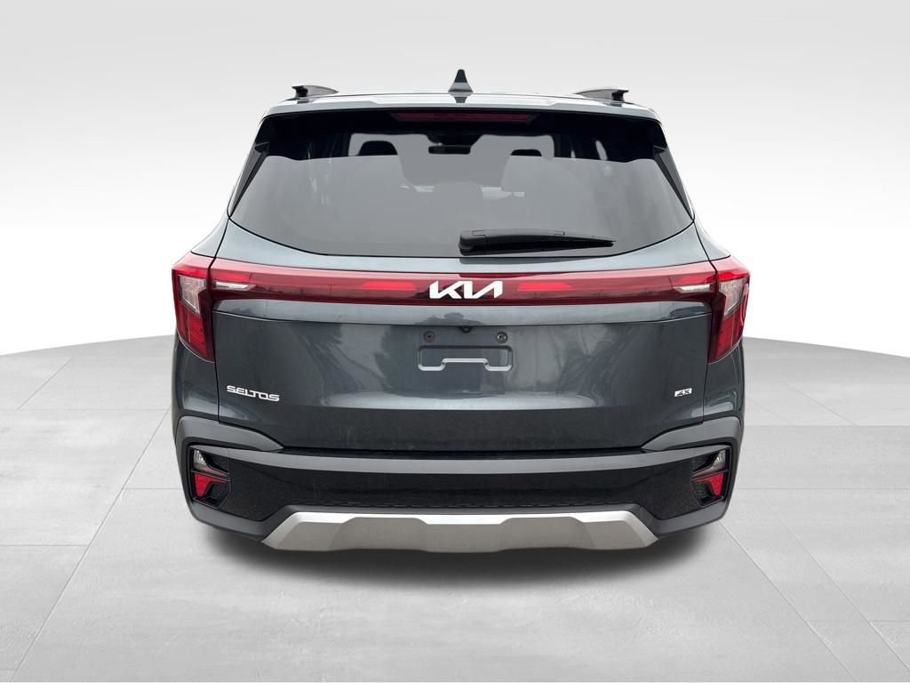 Certified 2025 Kia Seltos S image 9