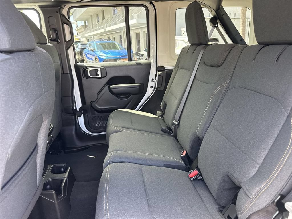 Used 2025 Jeep Wrangler Unlimited Sport AWD/4WD image 22
