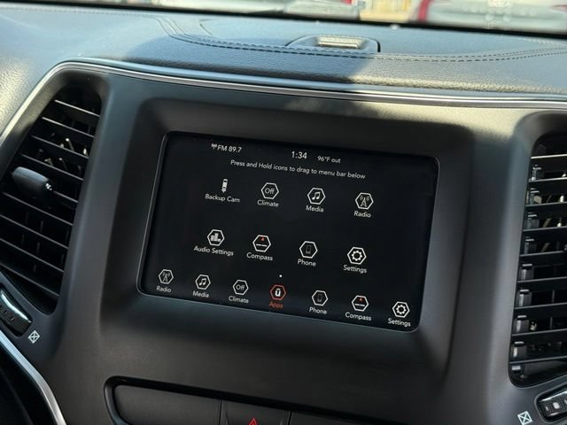 Used 2019 Jeep Cherokee Latitude Plus AWD/4WD image 19
