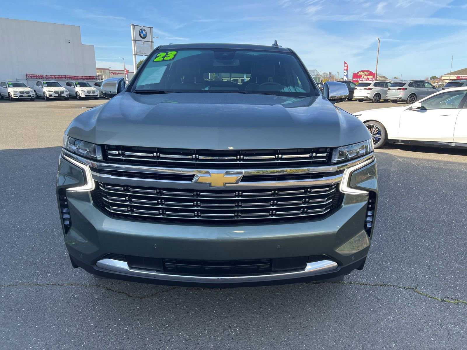 Used 2023 Chevrolet Suburban Premier image 3