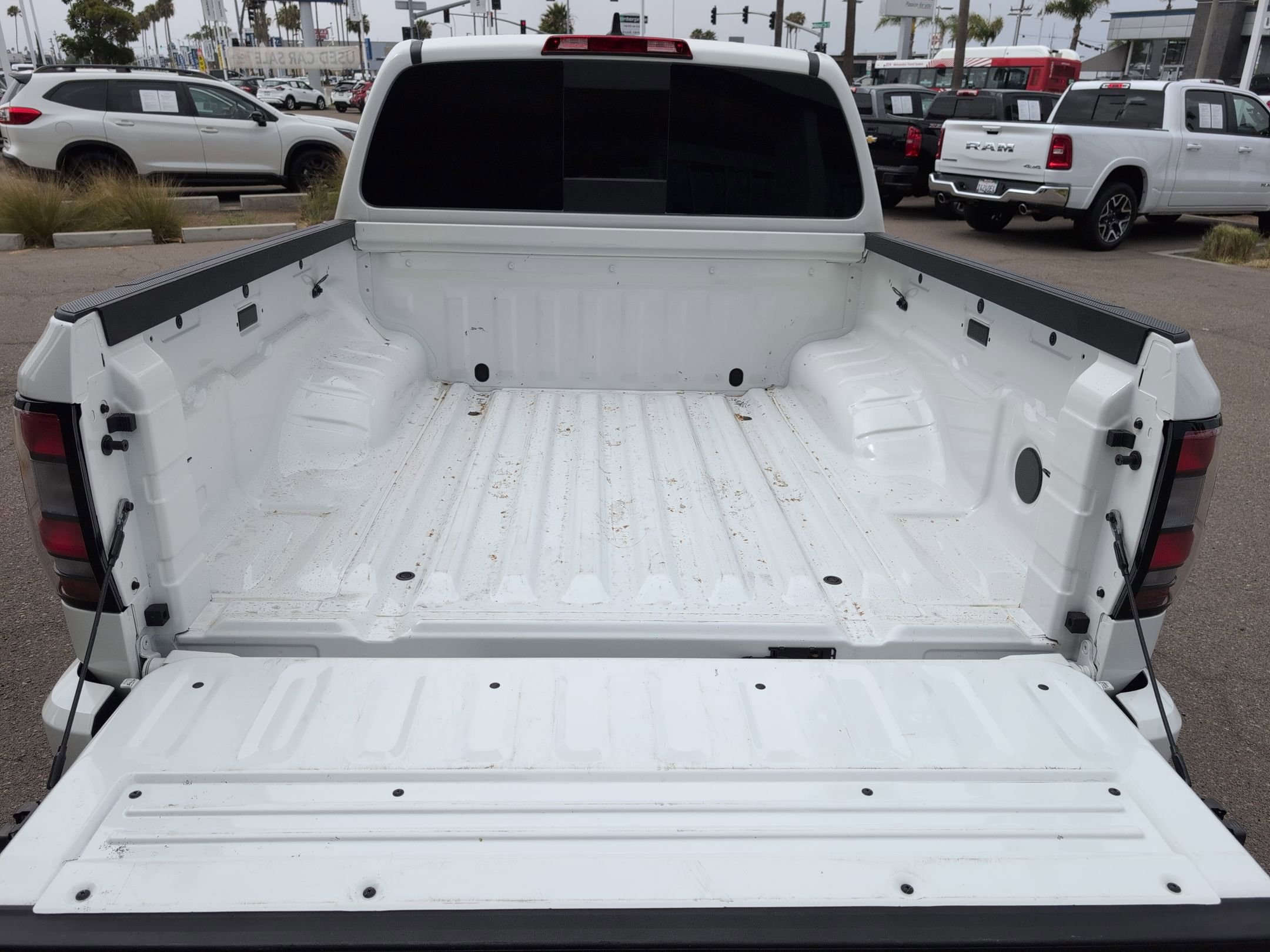 Used 2025 Nissan Frontier PRO-4X AWD/4WD image 23