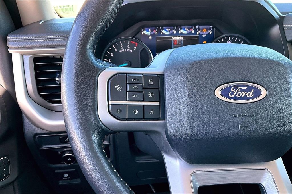 Used 2023 Ford Expedition XLT image 11