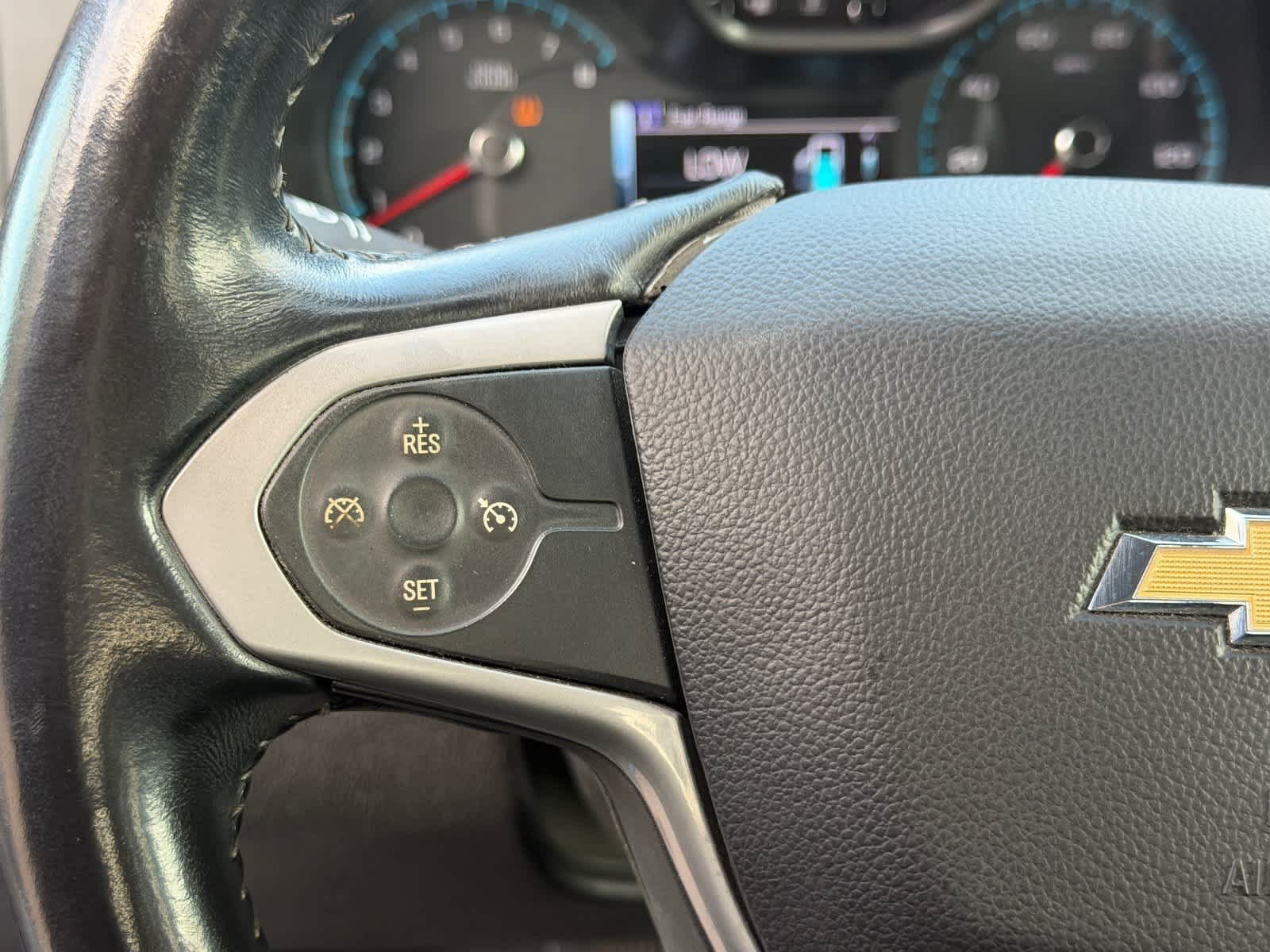 Used 2018 Chevrolet Colorado LT w/ LT Convenience Package RWD image 16