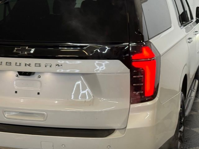 Used 2025 Chevrolet Suburban High Country w/ Sun And Tow Package image 12