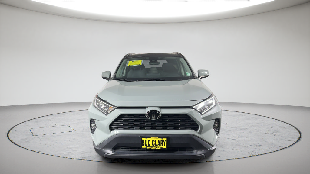Used 2020 Toyota RAV4 XLE w/ Convenience Package FWD image 3