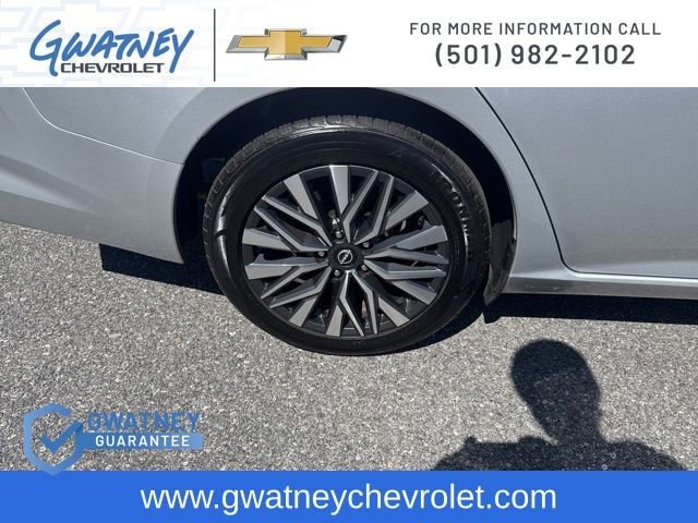 Used 2024 Nissan Altima 2.5 SV FWD image 11