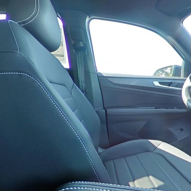 New 2026 Volkswagen Atlas Cross Sport SEL R-Line image 29